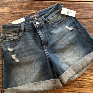 NWT DL1961 Karlie boyfriend short size 25